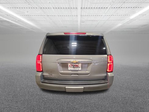 Used 2019 Chevrolet Suburban LT w/ Luxury Package image 7