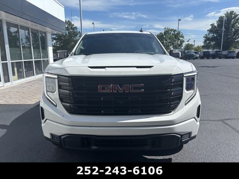 Used 2022 GMC Sierra 1500 Elevation w/ Elevation Premium Package AWD/4WD image 2