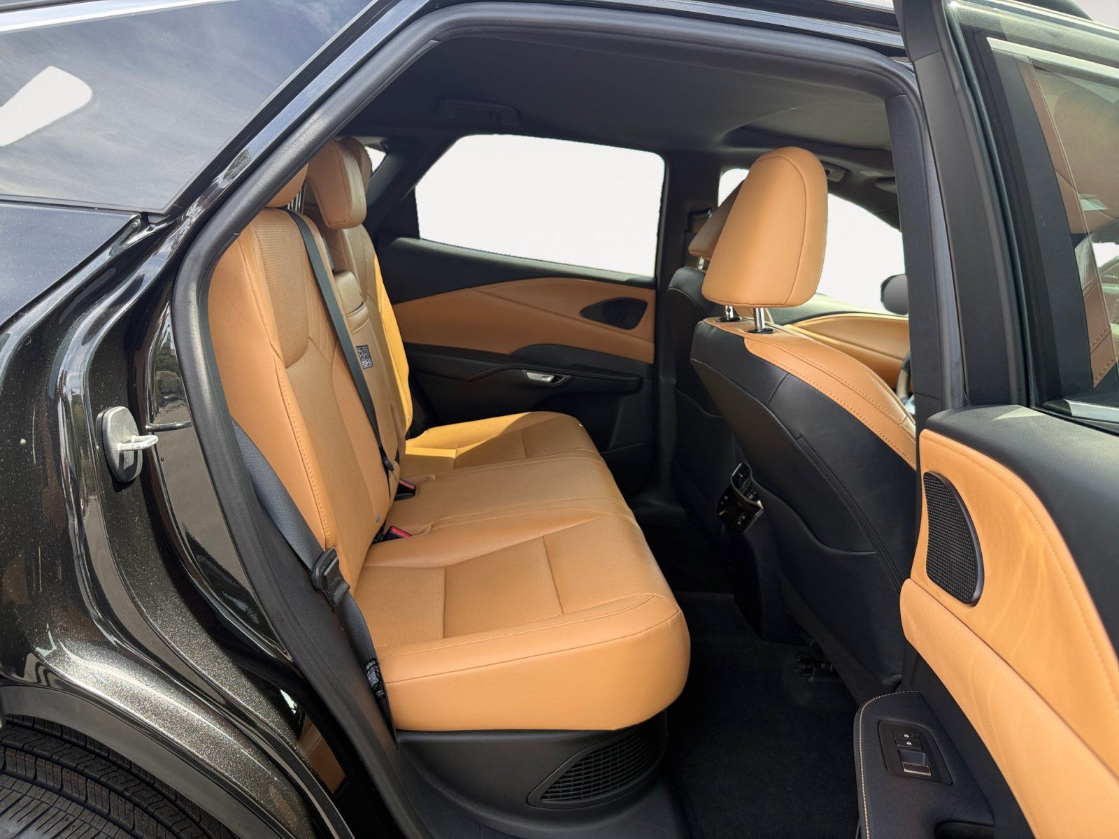 Used 2024 Lexus RX 350 w/ Convenience Package AWD/4WD image 18