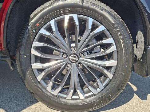 New 2026 Nissan Rogue Platinum image 17