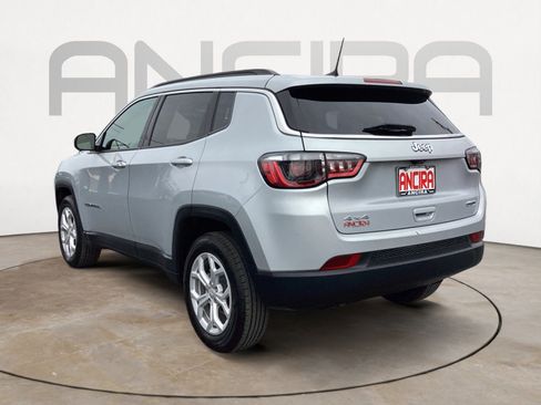 Used 2024 Jeep Compass Latitude image 12