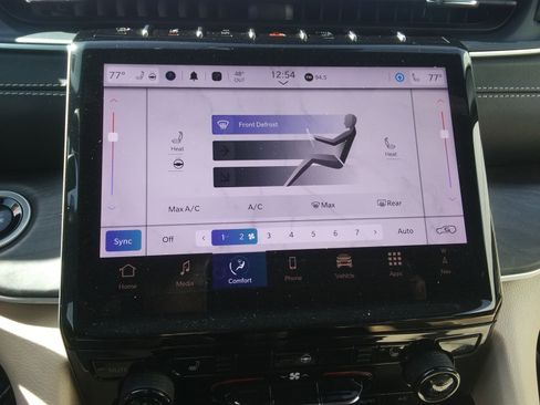 Used 2024 Jeep Grand Cherokee Limited image 26