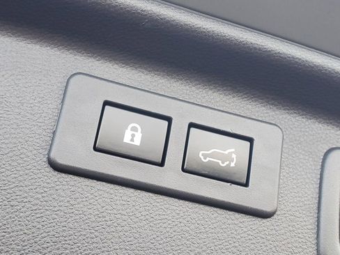 Used 2021 Subaru Forester Limited image 12