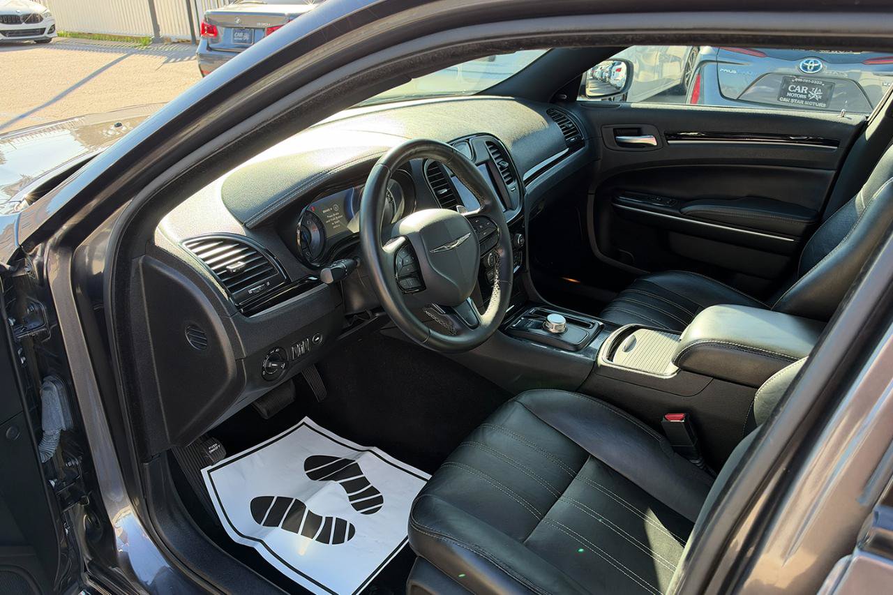 Used 2022 Chrysler 300 S RWD image 16