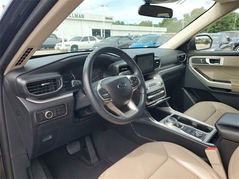 Used 2023 Ford Explorer XLT w/ Equipment Group 202A image 18