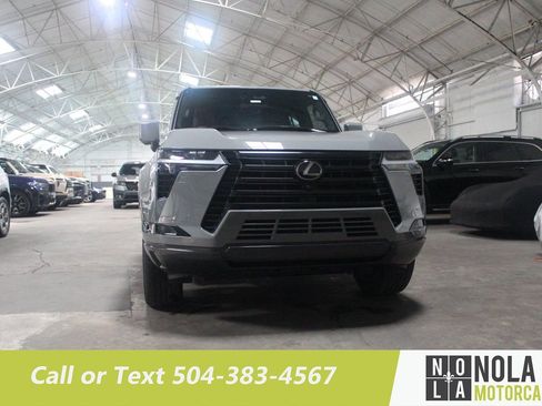 Used 2024 Lexus GX 550 w/ Accessory Package (2T) AWD/4WD image 6