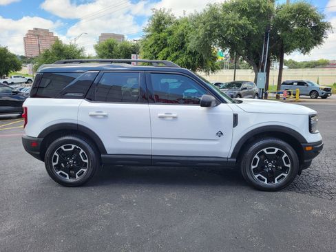 Certified 2023 Ford Bronco Sport Outer Banks w/ Tech Package AWD/4WD image 2