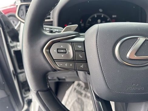 Used 2024 Lexus LX 600 4WD w/ Luxury Package image 11