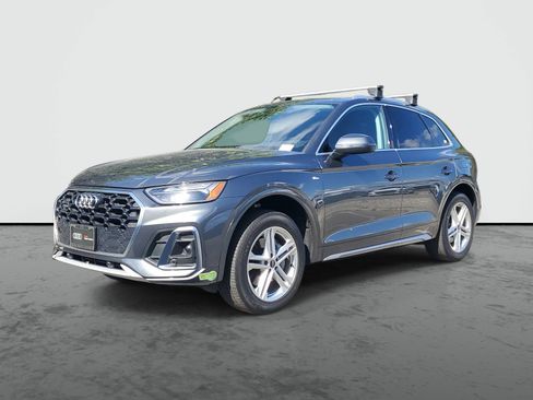 Used 2023 Audi Q5 e Premium w/ Convenience Package AWD/4WD image 2