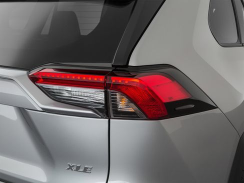 Used 2019 Toyota RAV4 XLE Premium FWD image 52