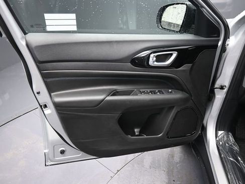 New 2026 Jeep Compass Latitude AWD/4WD image 12