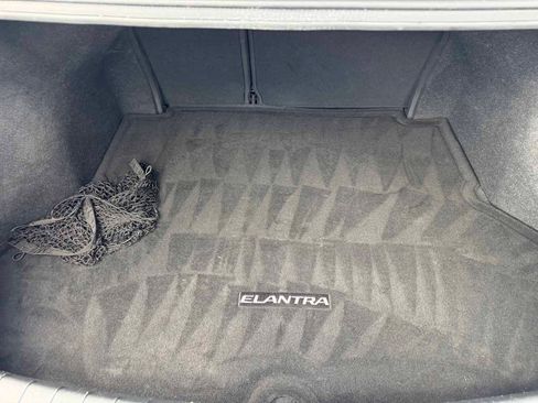 Used 2019 Hyundai Elantra SEL FWD image 17