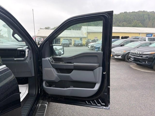 Used 2025 Ford F150 Lariat w/ Equipment Group 501A Mid AWD/4WD image 34