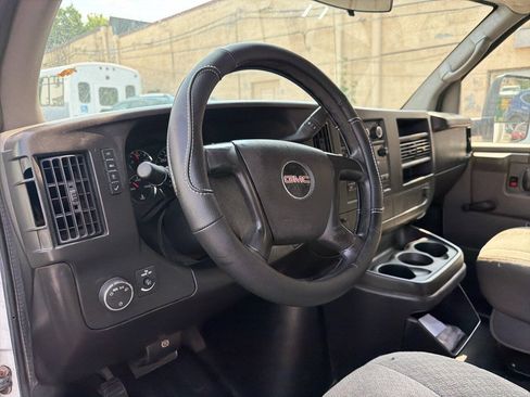 Used 2012 GMC Savana 3500 RWD image 9