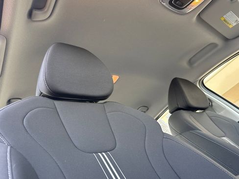 Certified 2025 Hyundai Elantra Blue image 19