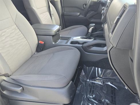 Used 2025 Nissan Frontier S image 18