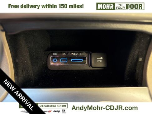 Used 2017 Jeep Grand Cherokee Limited image 18