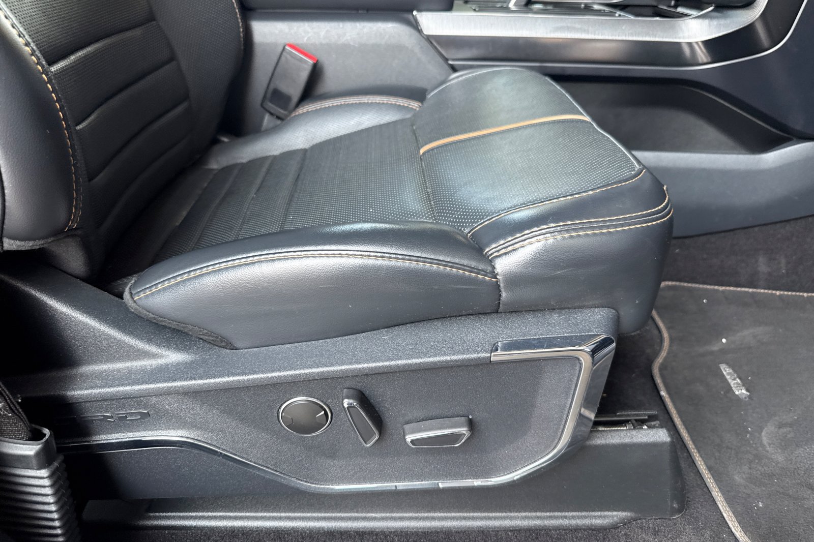 Used 2023 Ford F150 Platinum AWD/4WD image 21