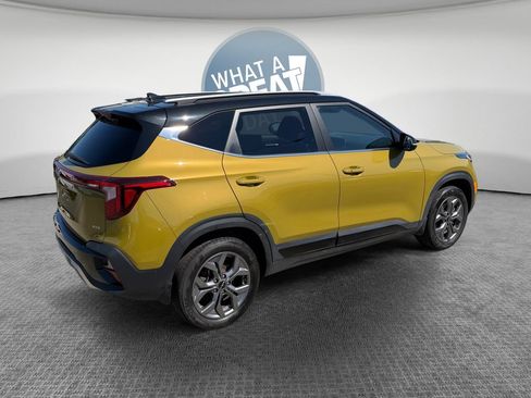 Used 2024 Kia Seltos S AWD/4WD image 3