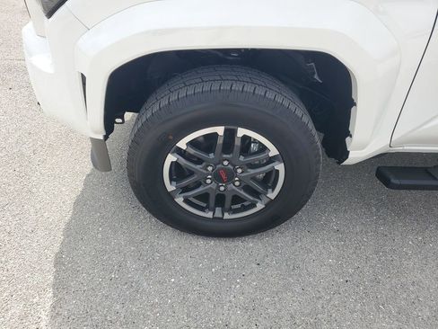 Certified 2025 Toyota Tacoma TRD Sport image 18