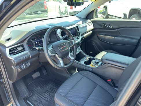 Certified 2023 GMC Acadia SLE w/ Driver Convenience Package AWD/4WD image 11