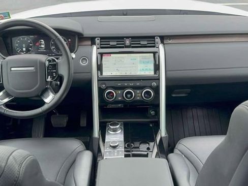 Used 2020 Land Rover Discovery HSE image 12