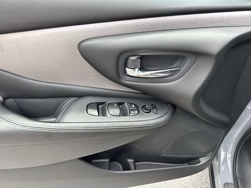Used 2023 Nissan Murano SV w/ SV Midnight Edition Package FWD image 40