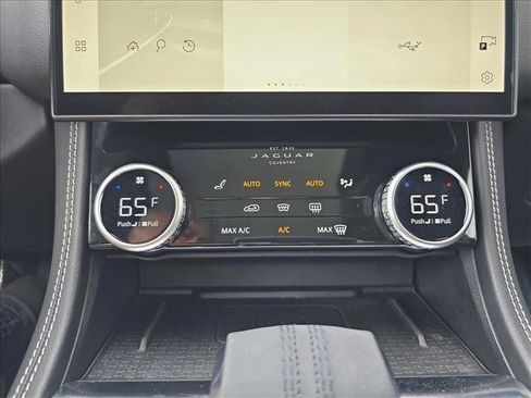 Certified 2025 Jaguar F-PACE R-Dynamic S image 22