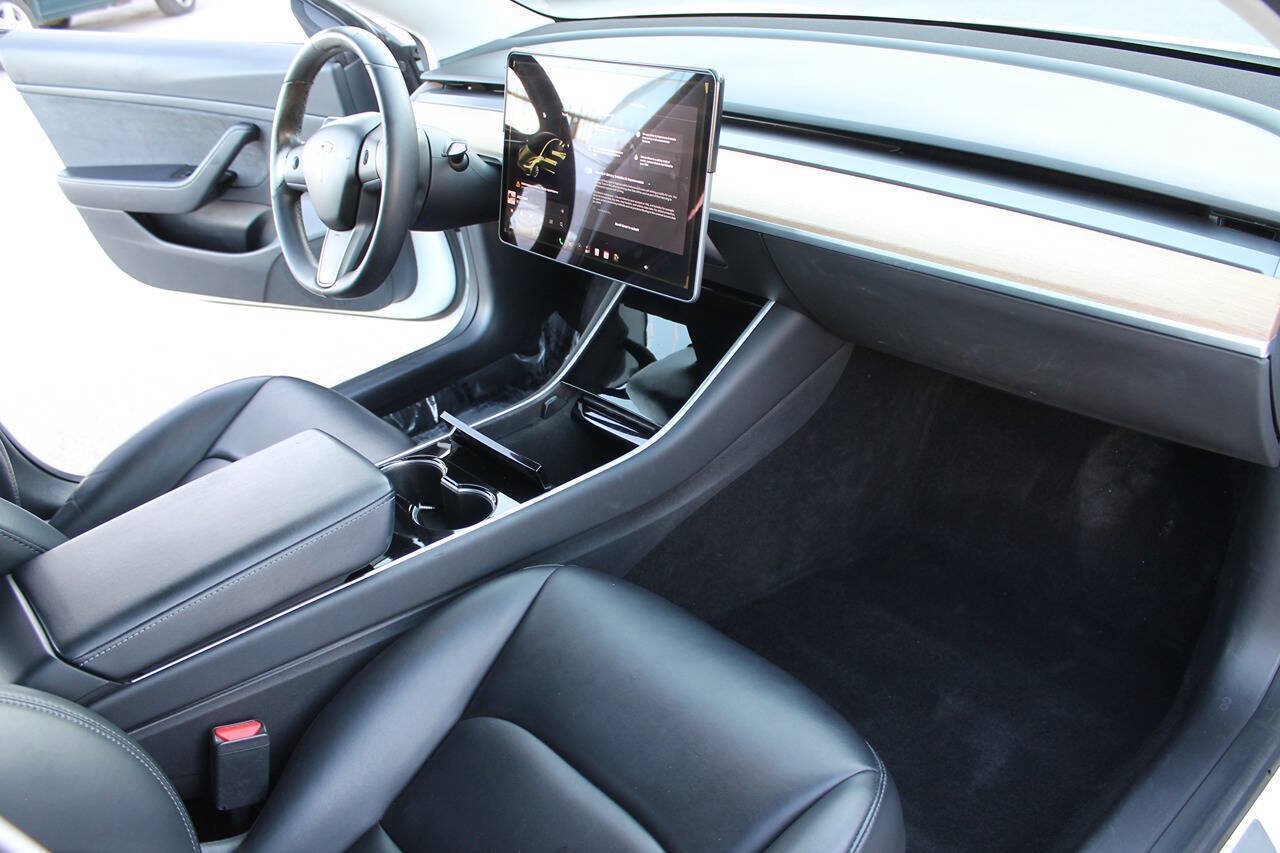 Used 2020 Tesla Model 3 Standard Range Plus RWD image 25