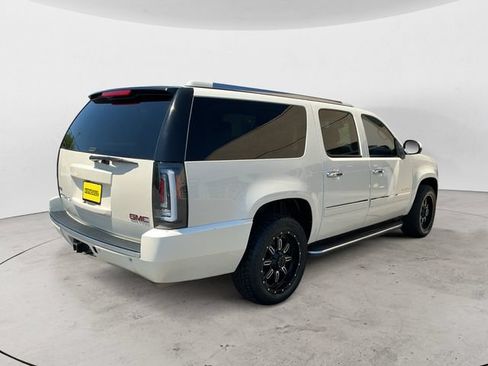 Used 2011 GMC Yukon XL Denali AWD/4WD image 5