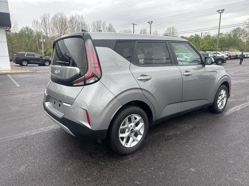 Used 2024 Kia Soul LX w/ Option Group 015 FWD image 3