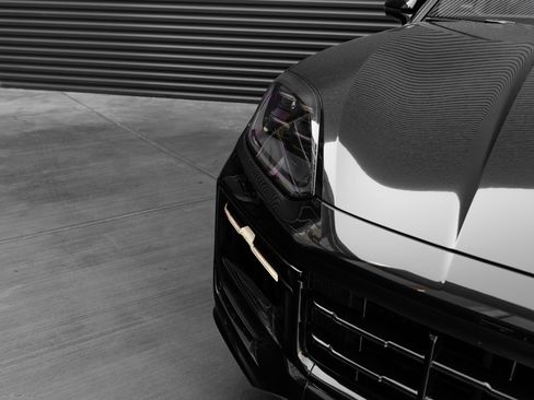 Certified 2025 Porsche Cayenne GTS AWD/4WD image 40
