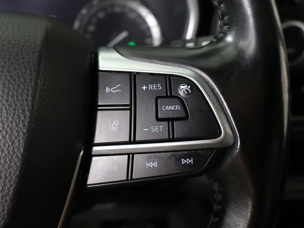 Used 2021 Toyota Highlander XSE AWD/4WD image 47