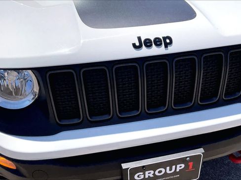 Used 2023 Jeep Renegade Trailhawk AWD/4WD image 29