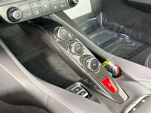 Certified 2020 Ferrari Portofino image 15