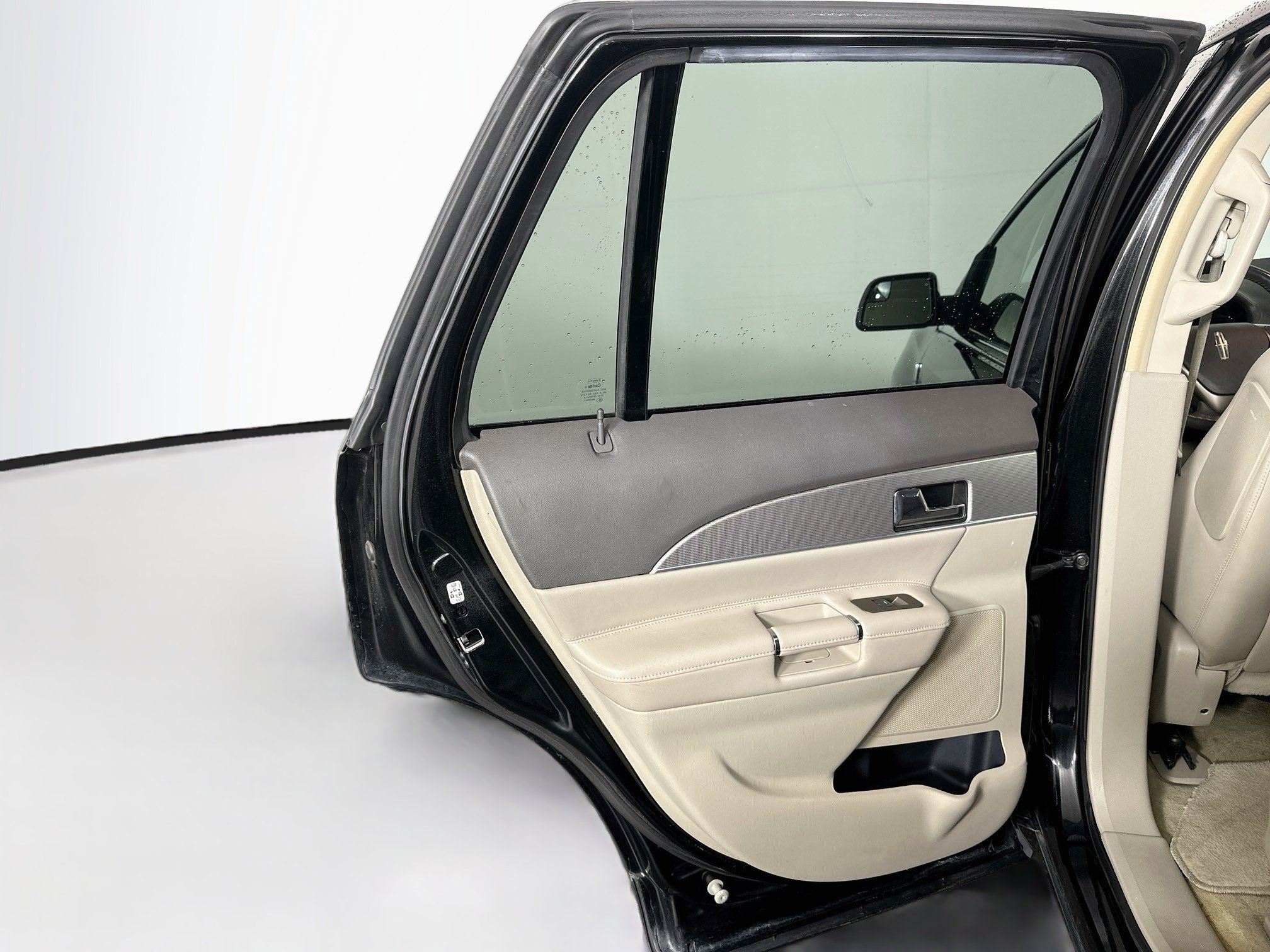 Used 2013 Lincoln MKX FWD image 23