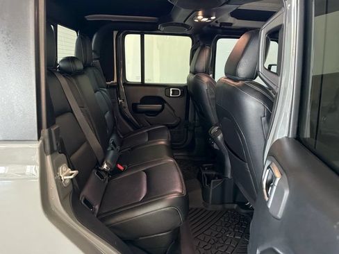 Used 2020 Jeep Gladiator Sport w/ Quick Order Package 24S AWD/4WD image 16