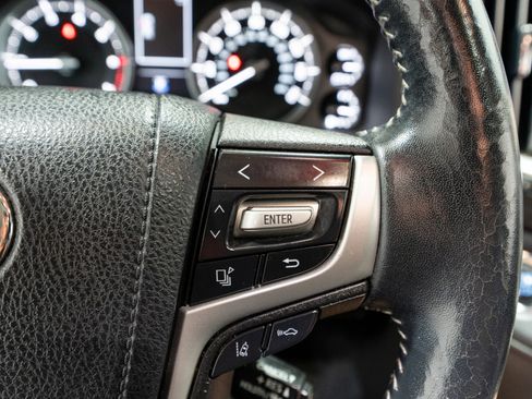 Used 2016 Toyota Land Cruiser image 27