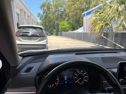 Used 2025 Nissan Altima 2.5 SR FWD image 34