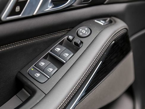 New 2026 BMW X5 xDrive40i w/ M Sport Package image 18