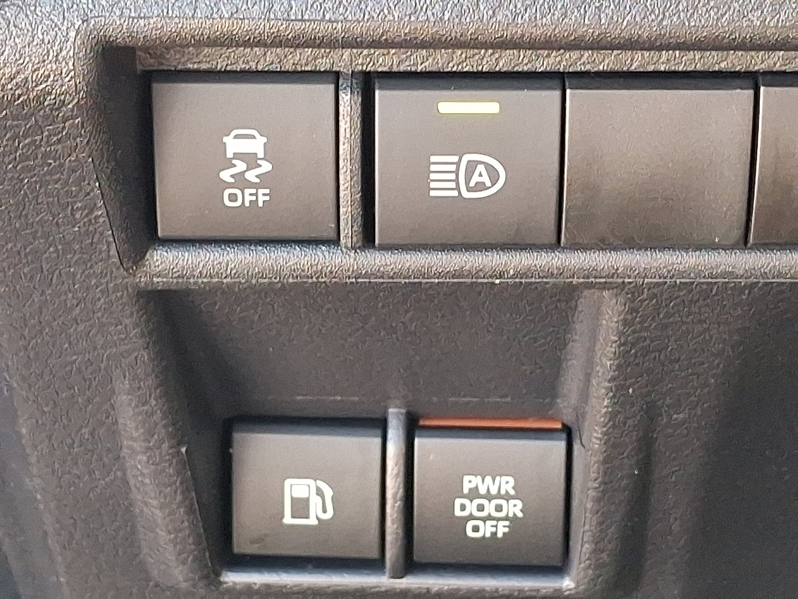 Certified 2025 Toyota Sienna LE AWD/4WD image 27