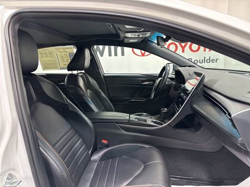 Used 2022 Toyota Avalon XSE image 11