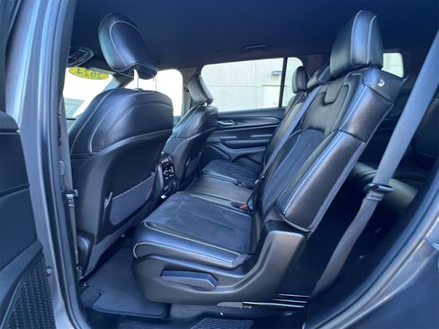 Used 2024 Jeep Grand Cherokee L Laredo image 18