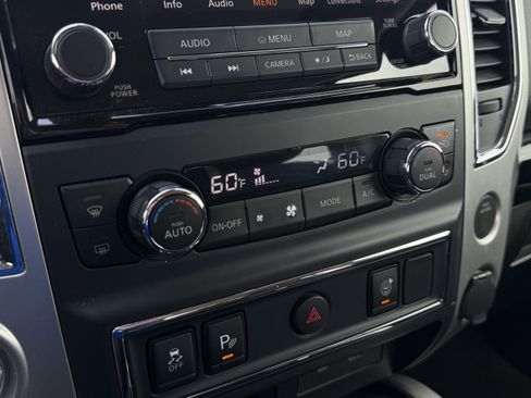 Used 2021 Nissan Titan SV w/ SV Convenience Package AWD/4WD image 22
