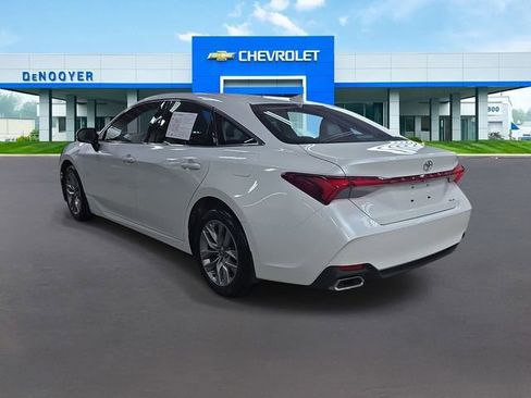 Used 2022 Toyota Avalon XLE FWD image 9