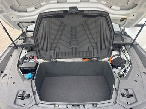 Used 2023 Audi e-tron Premium Plus w/ Premium Plus Package image 38