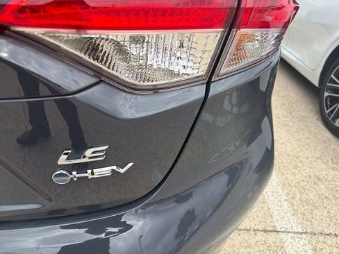 Used 2025 Toyota Corolla LE FWD image 5