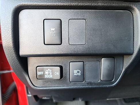 Used 2022 Toyota Tacoma SR5 AWD/4WD image 25