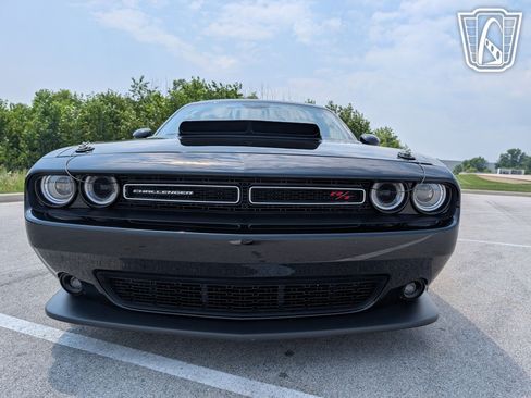 Used 2016 Dodge Challenger R/T Scat Pack w/ Leather Interior Group image 24