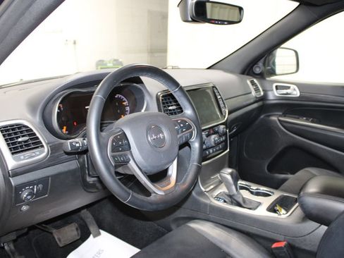 Used 2022 Jeep Grand Cherokee Laredo X RWD image 14